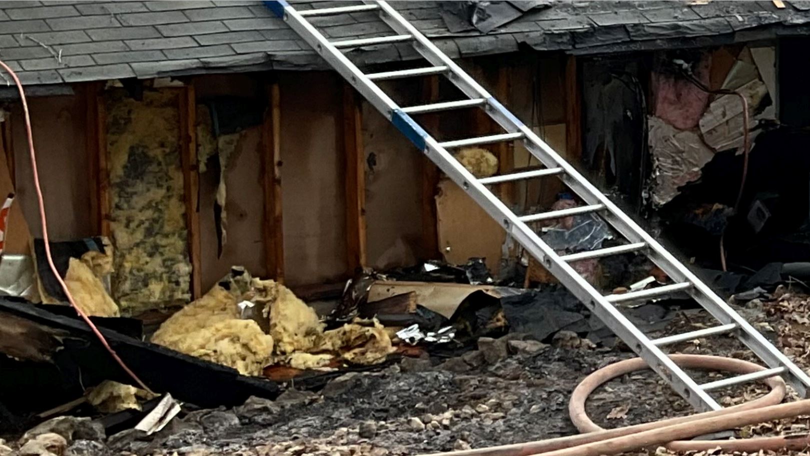 Beach House Fire | Firefighters put out large beach house fire in ...