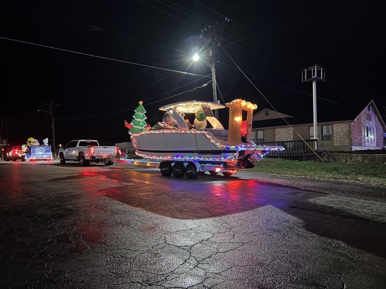 Lake West Chamber Parade Battles Weather For Successful Fun
